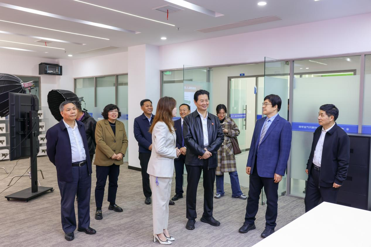 首届全国DeepSeek大模型及行业AI应用开发赛决赛在bat365在线官方网站盛大开幕